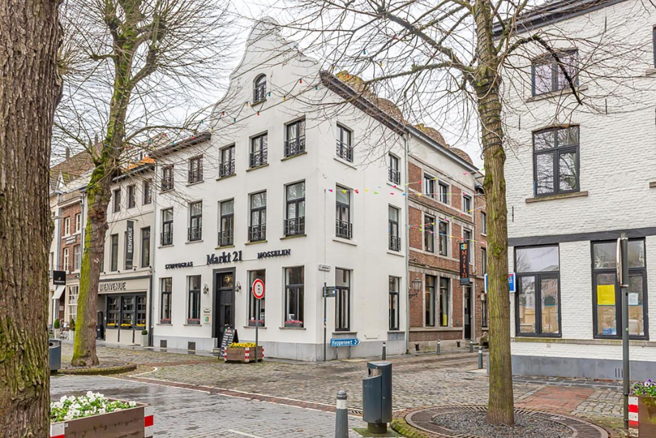 Guesthouses By Hotel Van Eyck มาเซค ภายนอก รูปภาพ