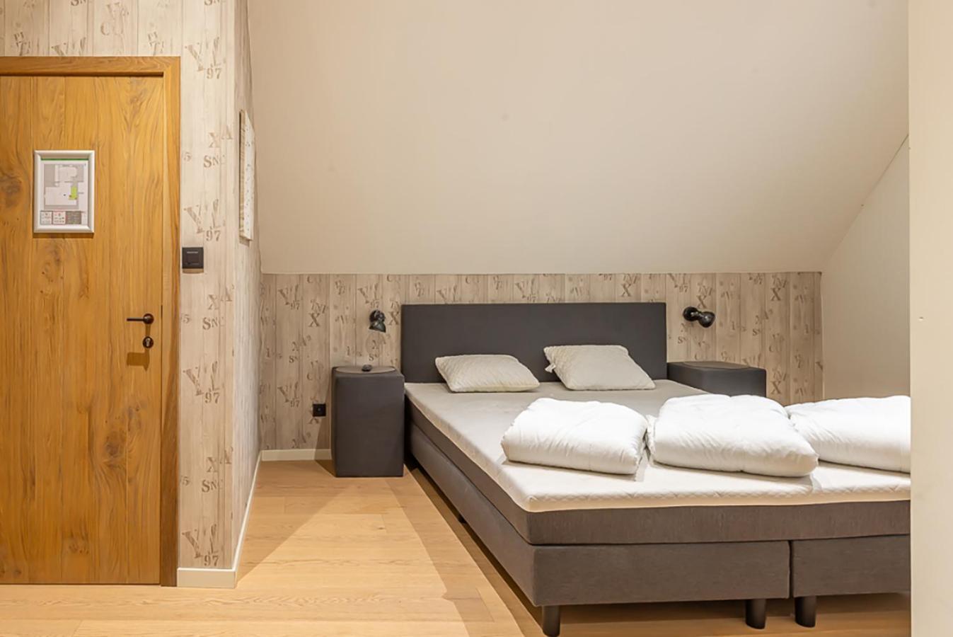 Guesthouses By Hotel Van Eyck มาเซค ภายนอก รูปภาพ