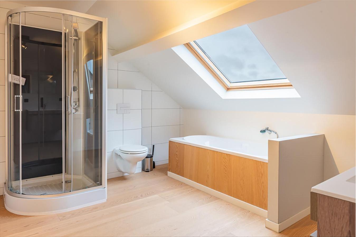 Guesthouses By Hotel Van Eyck มาเซค ภายนอก รูปภาพ