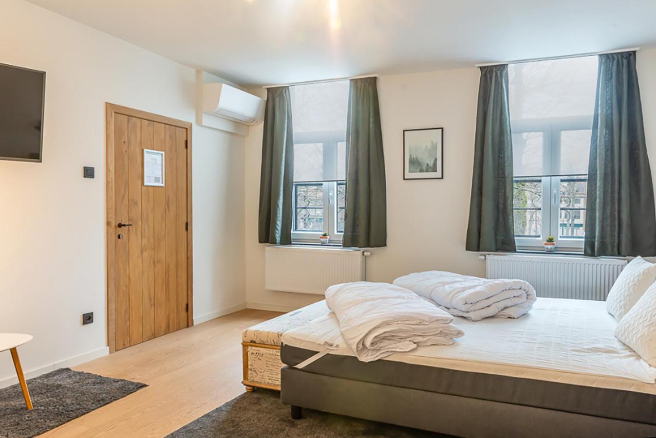 Guesthouses By Hotel Van Eyck มาเซค ภายนอก รูปภาพ
